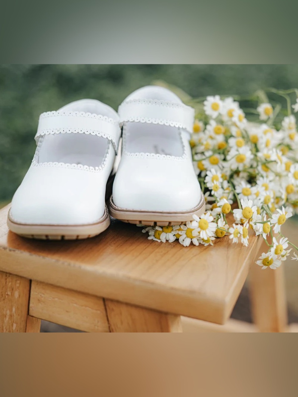 Classic White Mary Jane Kids Shoes with Scalloped Strap - Nomandino